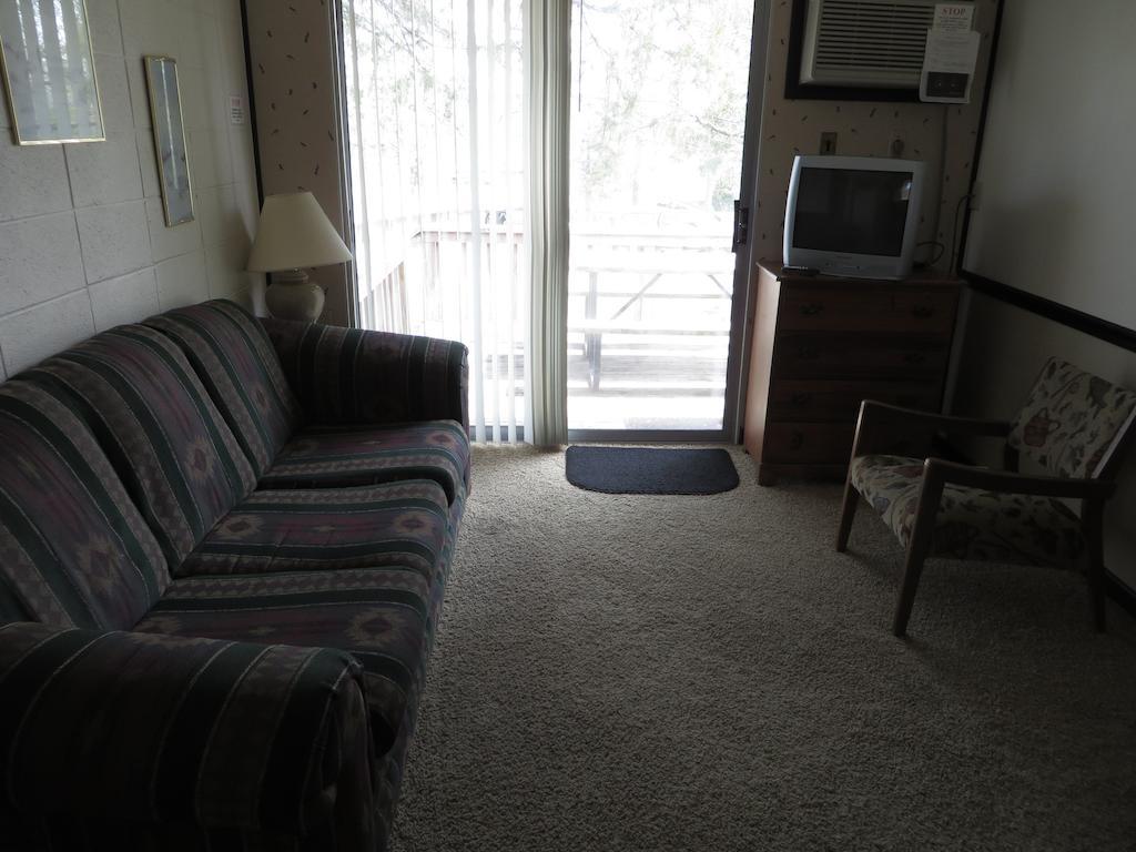 Schooner Creek Resort Kimberling City Exterior photo